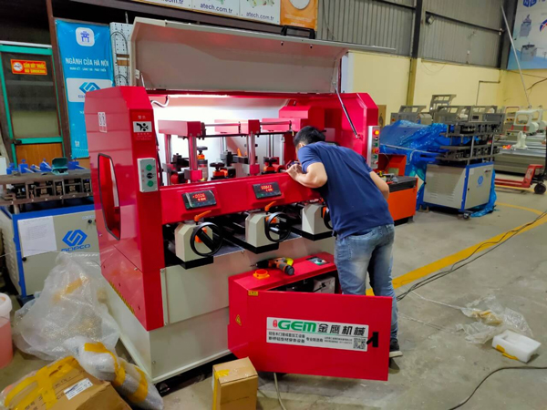 may-ghep-cau-cho-nhom-cau-cach-nhiet-cnc-02